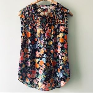 Daniel Rainn floral top w/ ruching & button detail